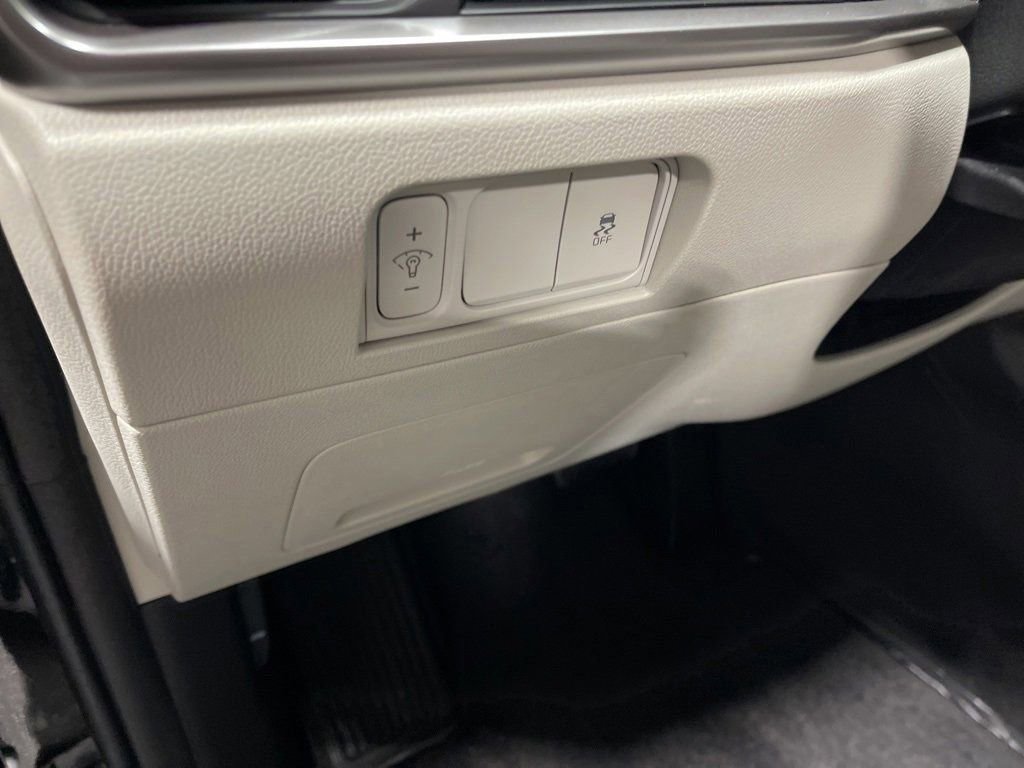 Used 2025 Kia Sorento S AWD/4WD image 12