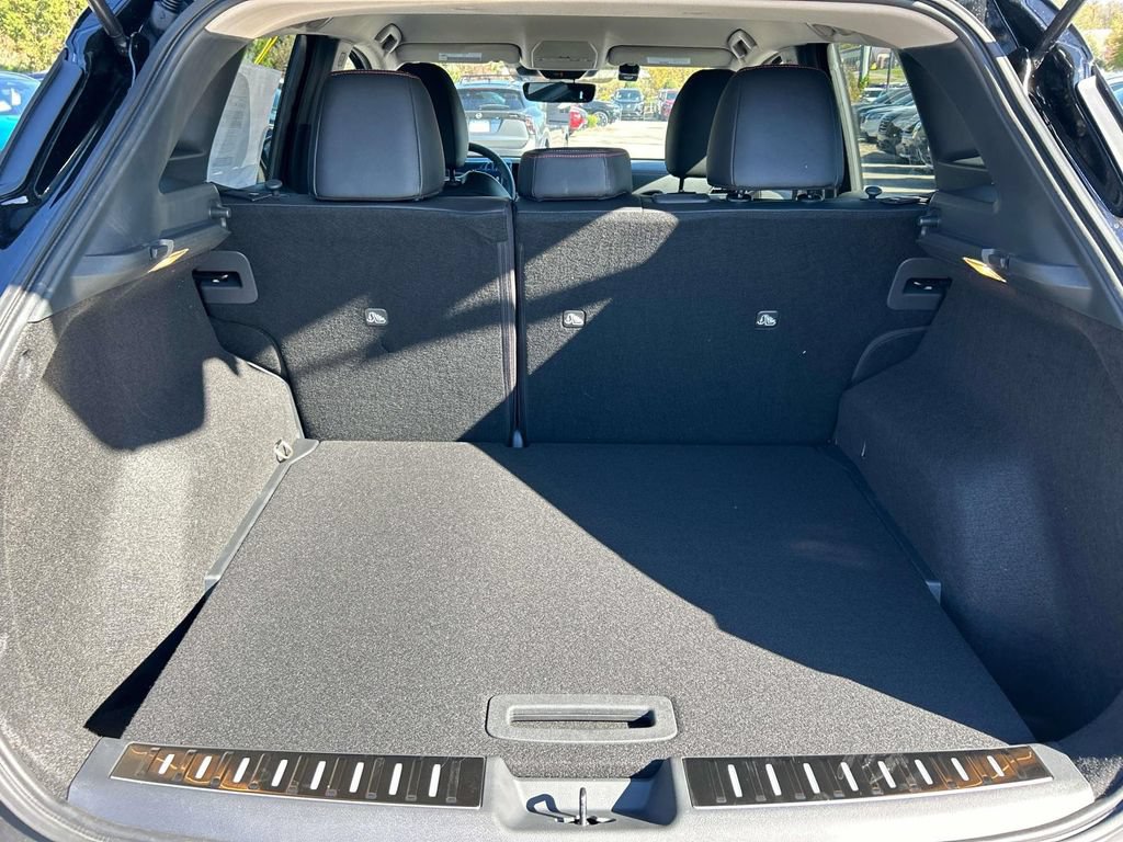 New 2026 Nissan Kicks SR w/ Illumination Package FWD image 12