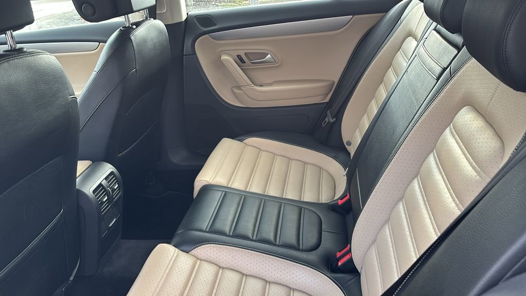 Used 2013 Volkswagen CC Sport image 28