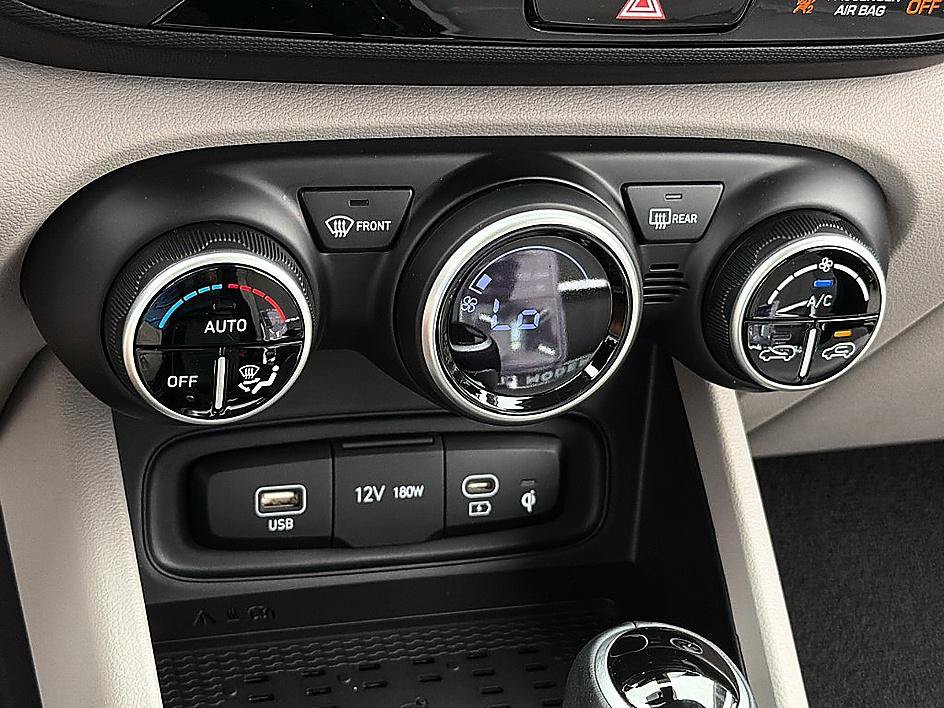 New 2026 Hyundai Venue SEL FWD image 13