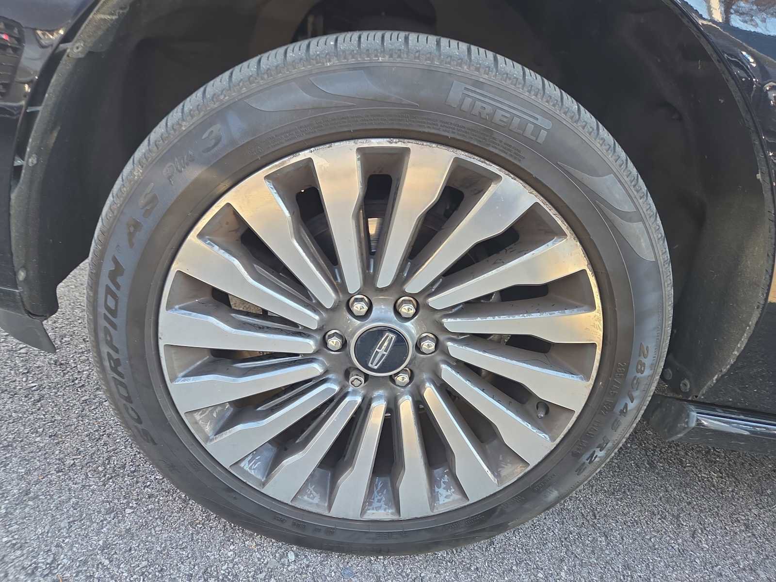 Used 2019 Lincoln Navigator L Reserve image 8