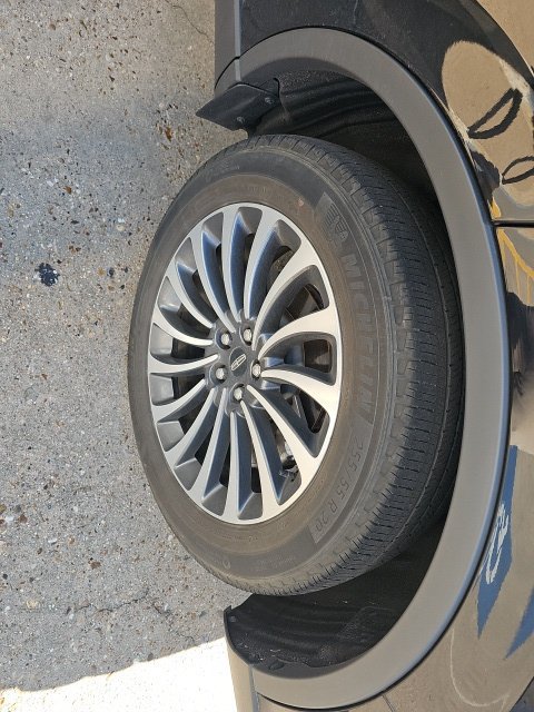 Used 2020 Lincoln Aviator Reserve w/ Equipment Group 201A RWD image 4