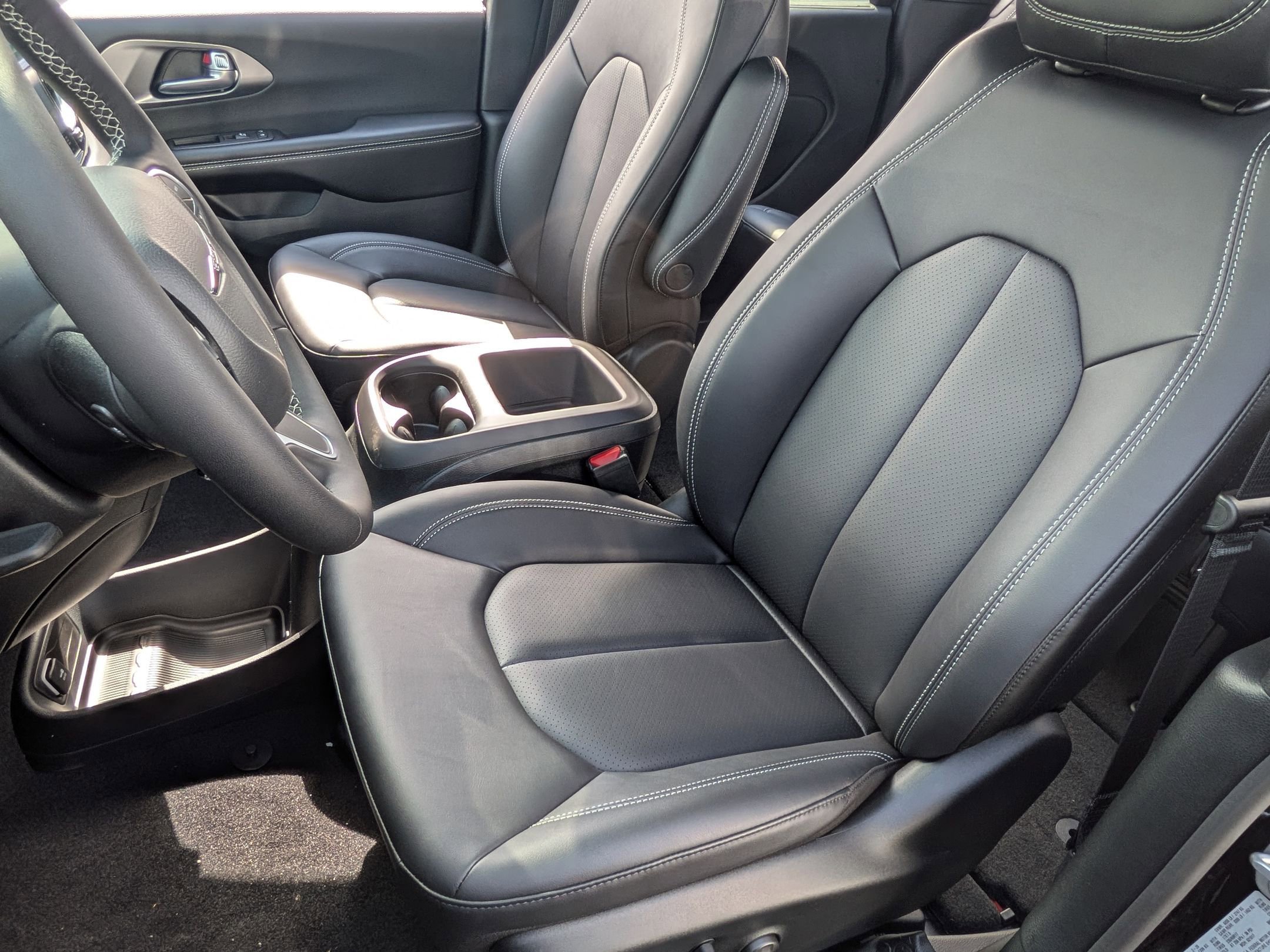 New 2026 Chrysler Voyager LX image 27