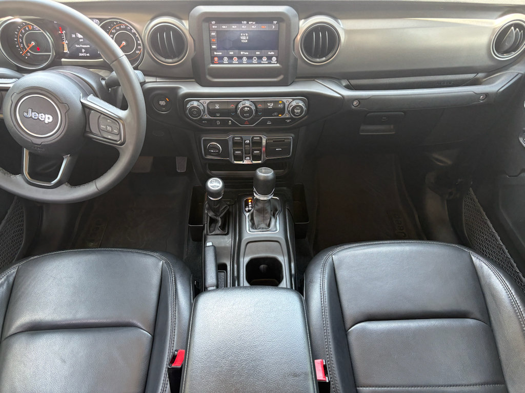 Used 2023 Jeep Gladiator Sport AWD/4WD image 2