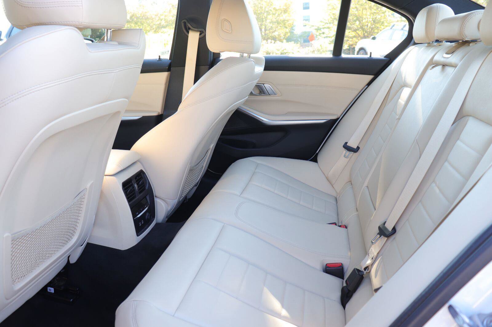 Used 2019 BMW 330i Sedan w/ Premium Package RWD image 12