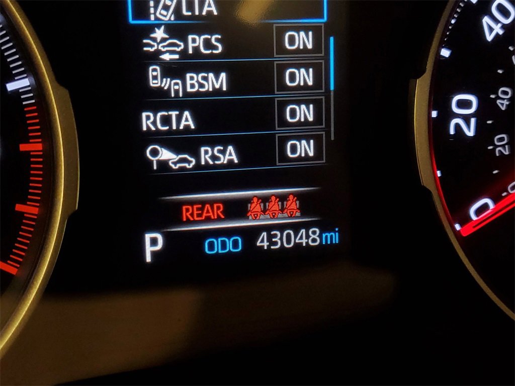 Used 2019 Toyota RAV4 XLE Premium image 25