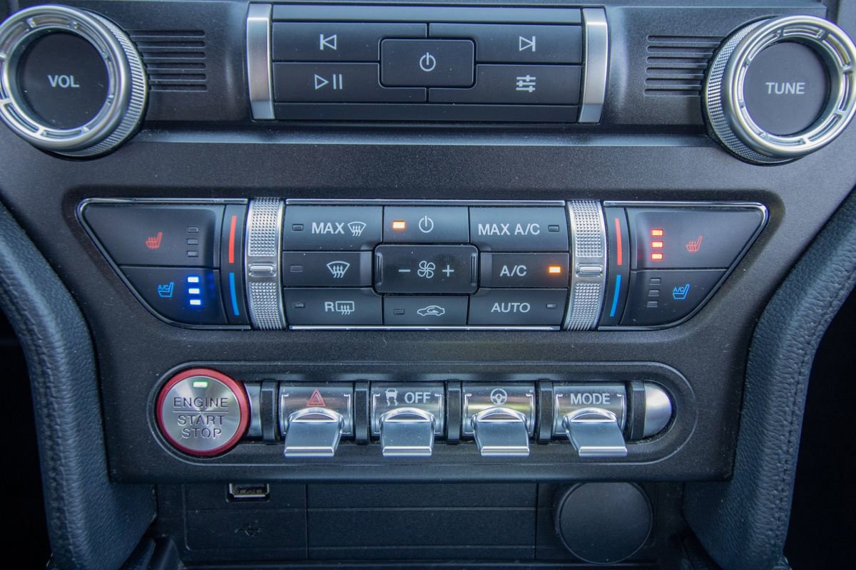 Used 2020 Ford Mustang GT Premium w/ GT Performance Package RWD image 29