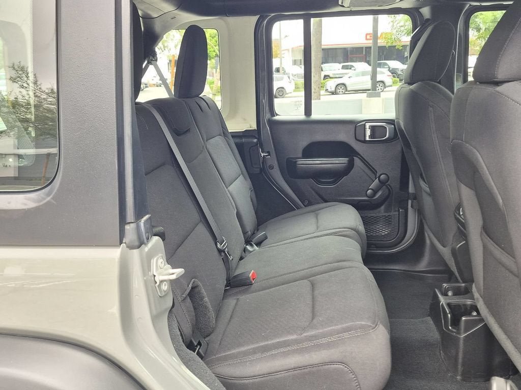 Used 2022 Jeep Wrangler Unlimited Sport AWD/4WD image 29