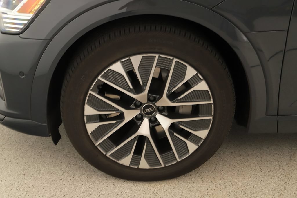 Certified 2024 Audi Q8 e-tron Premium Plus AWD/4WD image 29