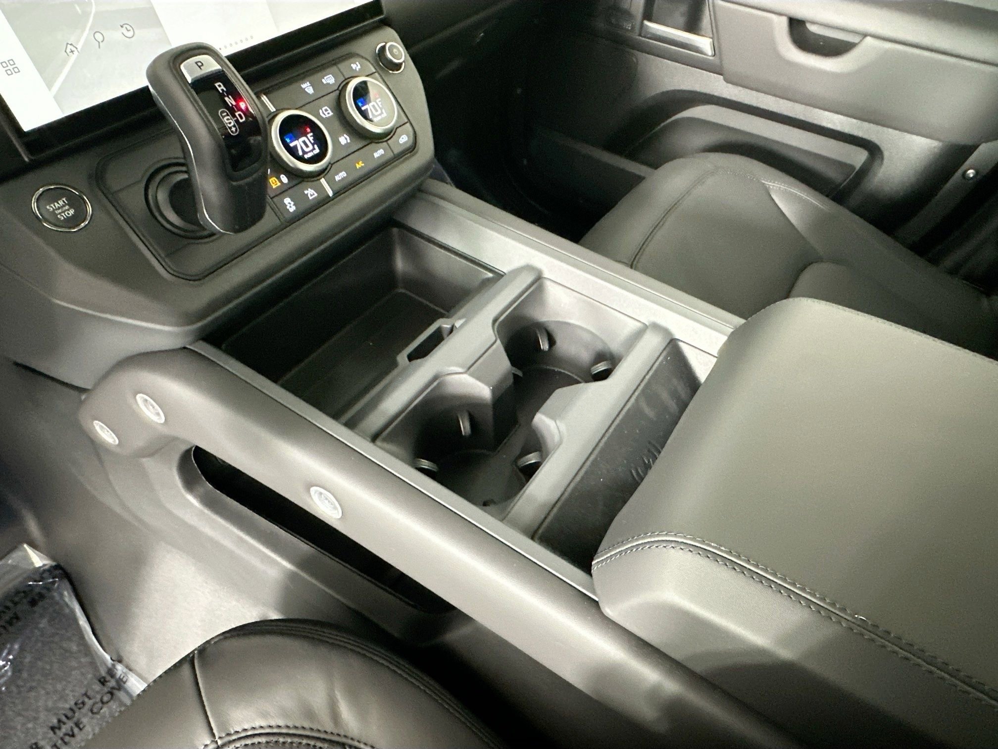 Used 2026 Land Rover Defender 130 X-Dynamic SE image 13