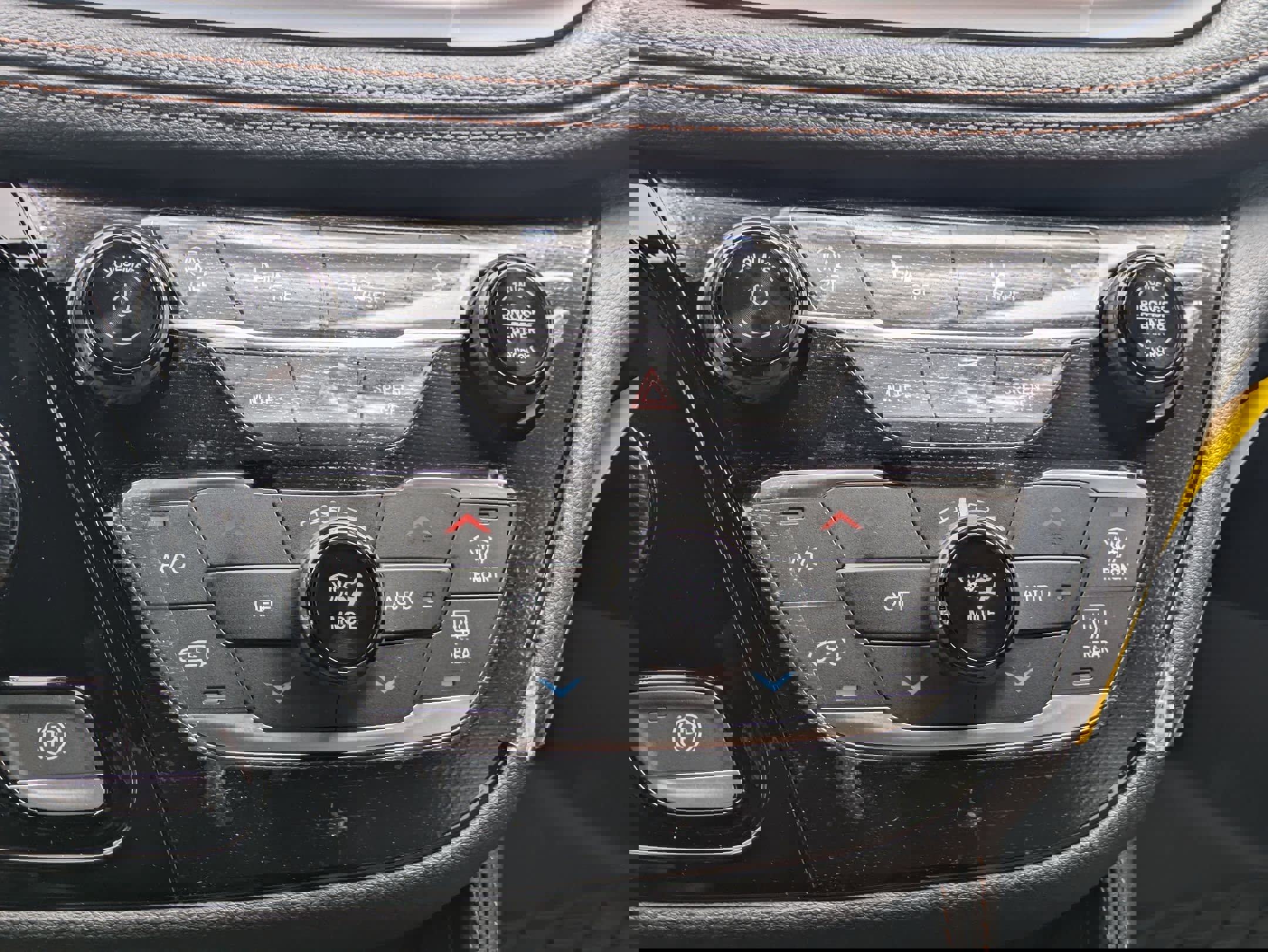 New 2026 Chrysler Pacifica Pinnacle FWD image 15