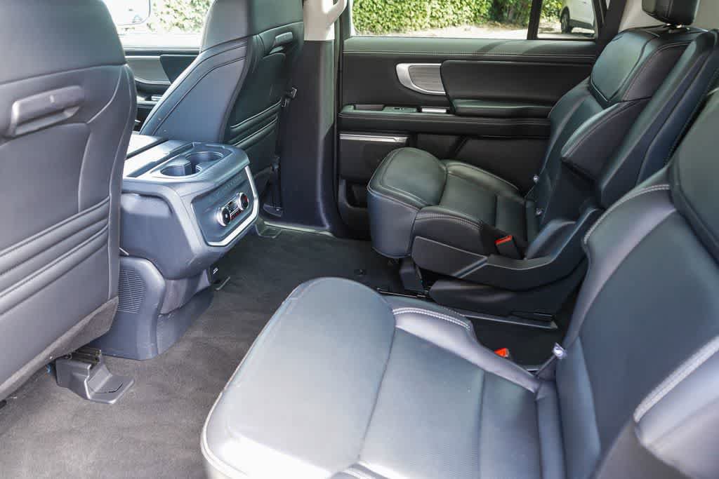 Used 2025 Ford Expedition Max Platinum AWD/4WD image 19