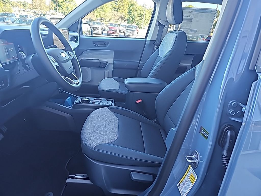 New 2025 Ford Maverick XLT FWD image 9