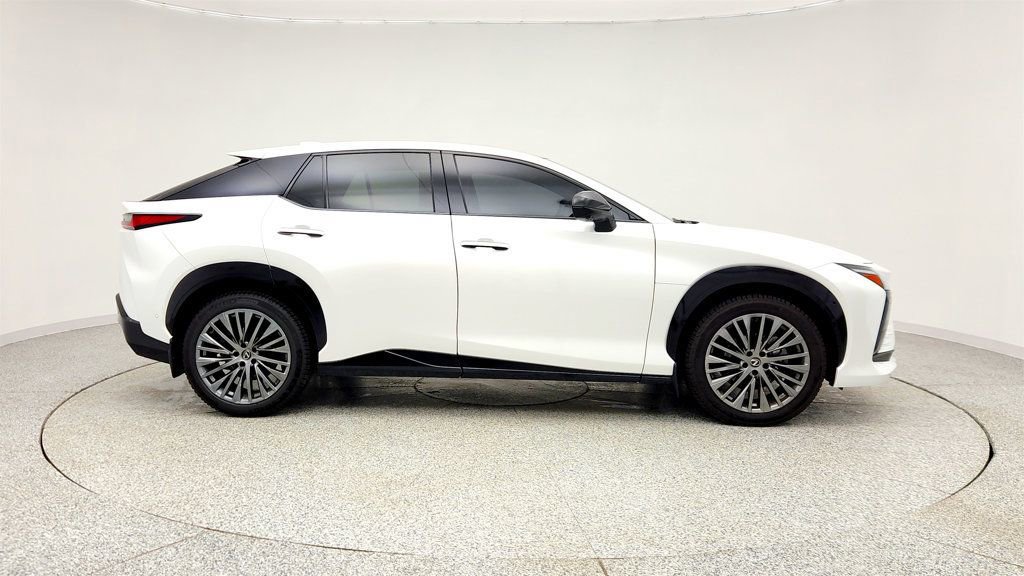 Used 2023 Lexus RZ 450e Premium w/ Accessory Package (2T) image 4