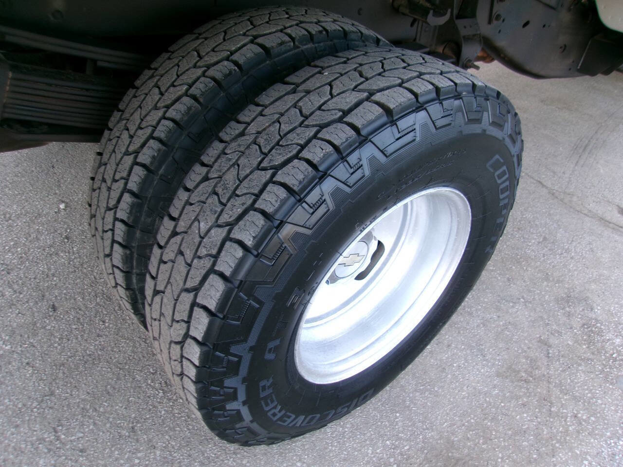 Used 2006 Chevrolet Silverado 3500 4x4 Regular Cab w/ Skid Plate Package image 9