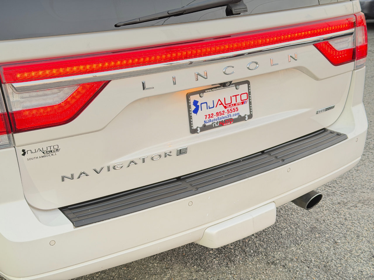 Used 2015 Lincoln Navigator L 4WD image 87