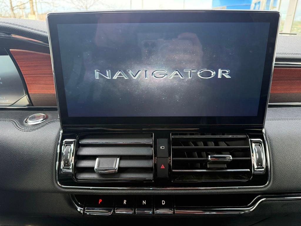 Used 2024 Lincoln Navigator Reserve image 23