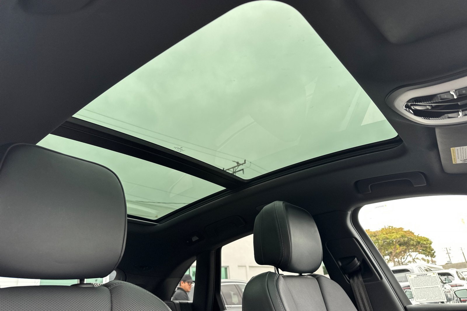 Used 2023 Porsche Macan AWD/4WD image 16