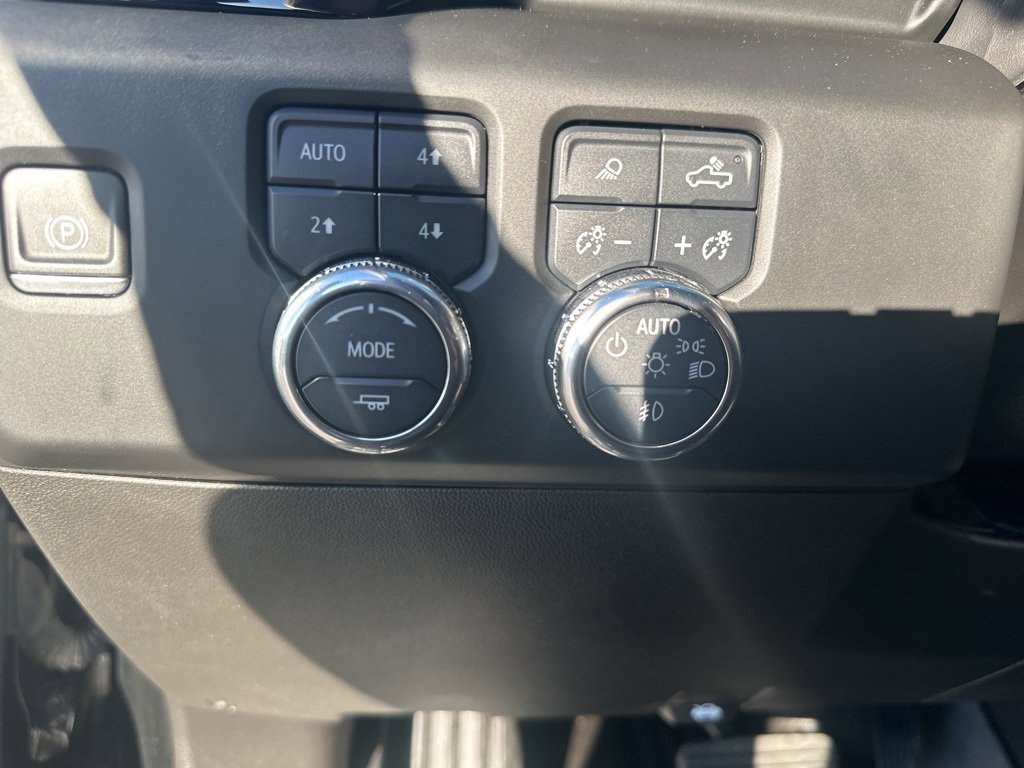 Used 2024 GMC Sierra 1500 AT4 w/ Technology Package image 10