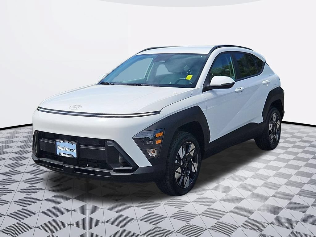 Certified 2025 Hyundai Kona SEL AWD/4WD image 2