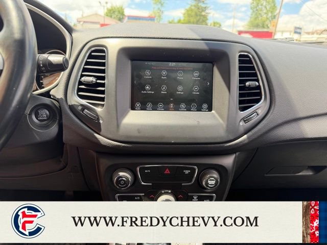 Used 2019 Jeep Compass Latitude w/ Cold Weather Group AWD/4WD image 13