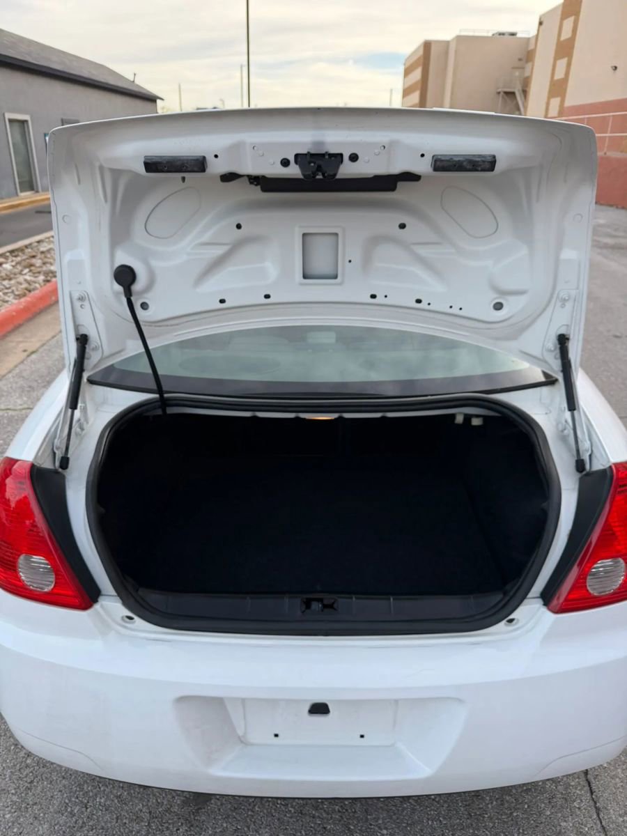 Used 2010 Pontiac G6 Sedan 4D image 18