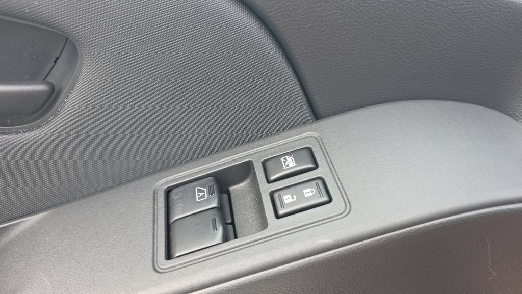 Used 2024 Nissan Frontier S w/ S Utility Package RWD image 18