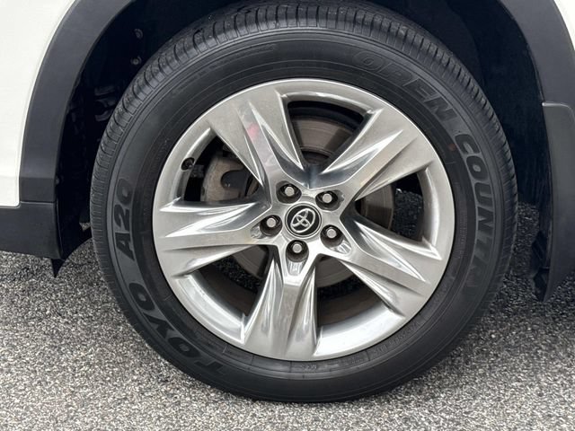 Used 2018 Toyota Highlander Limited AWD/4WD image 41
