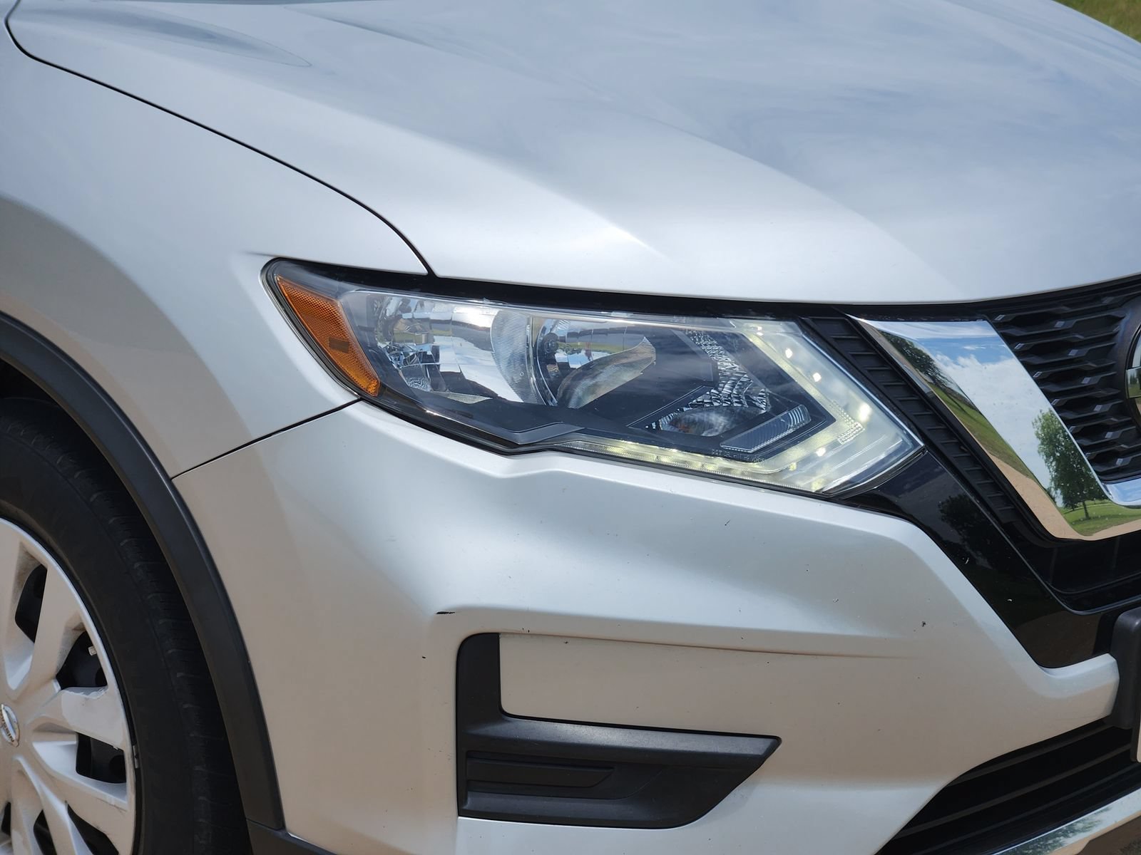 Used 2019 Nissan Rogue S FWD image 11