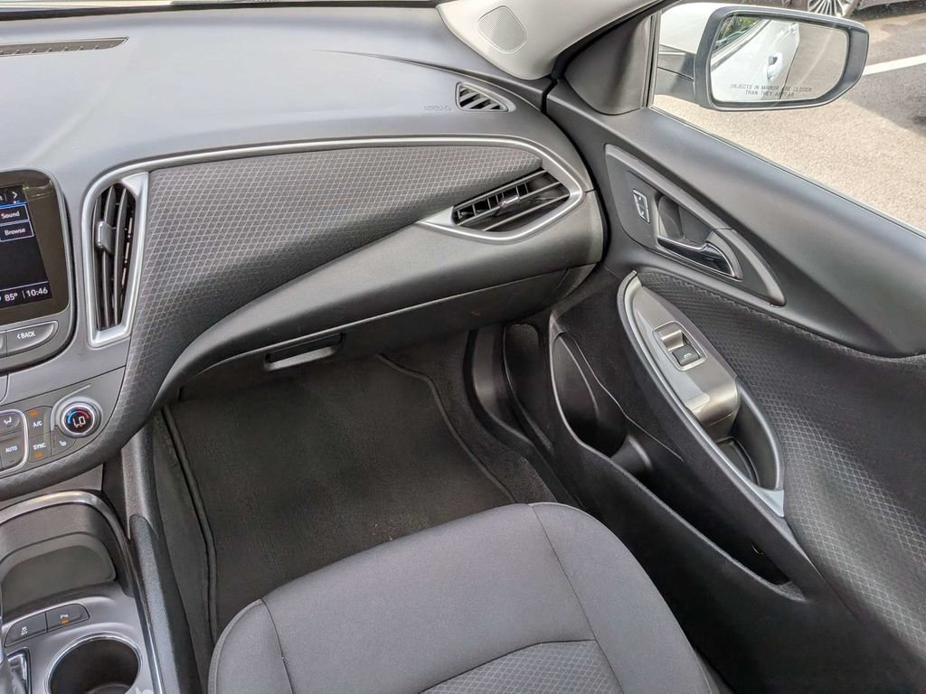 Used 2025 Chevrolet Malibu LT FWD image 17