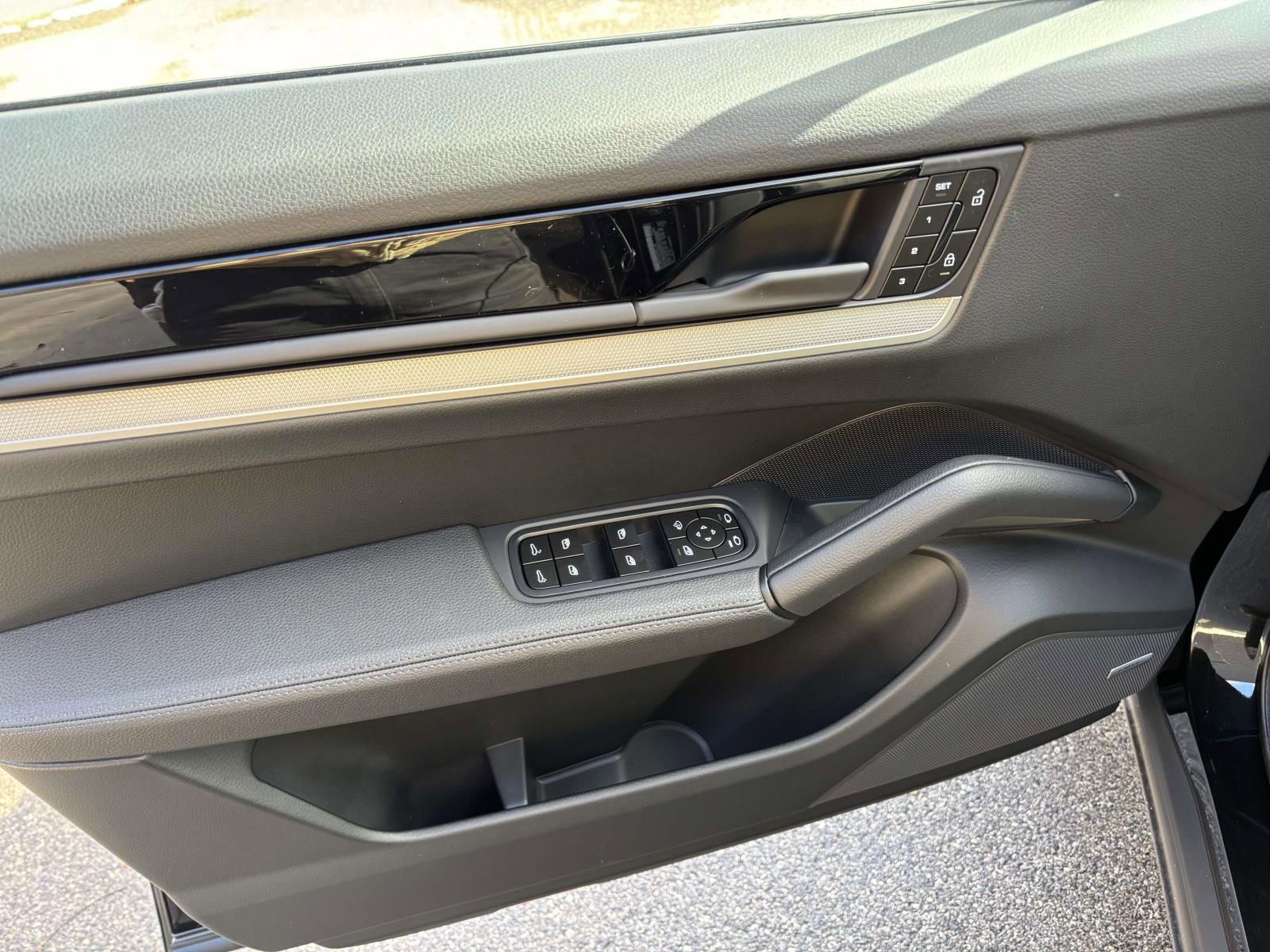 New 2026 Porsche Cayenne Coupe image 23