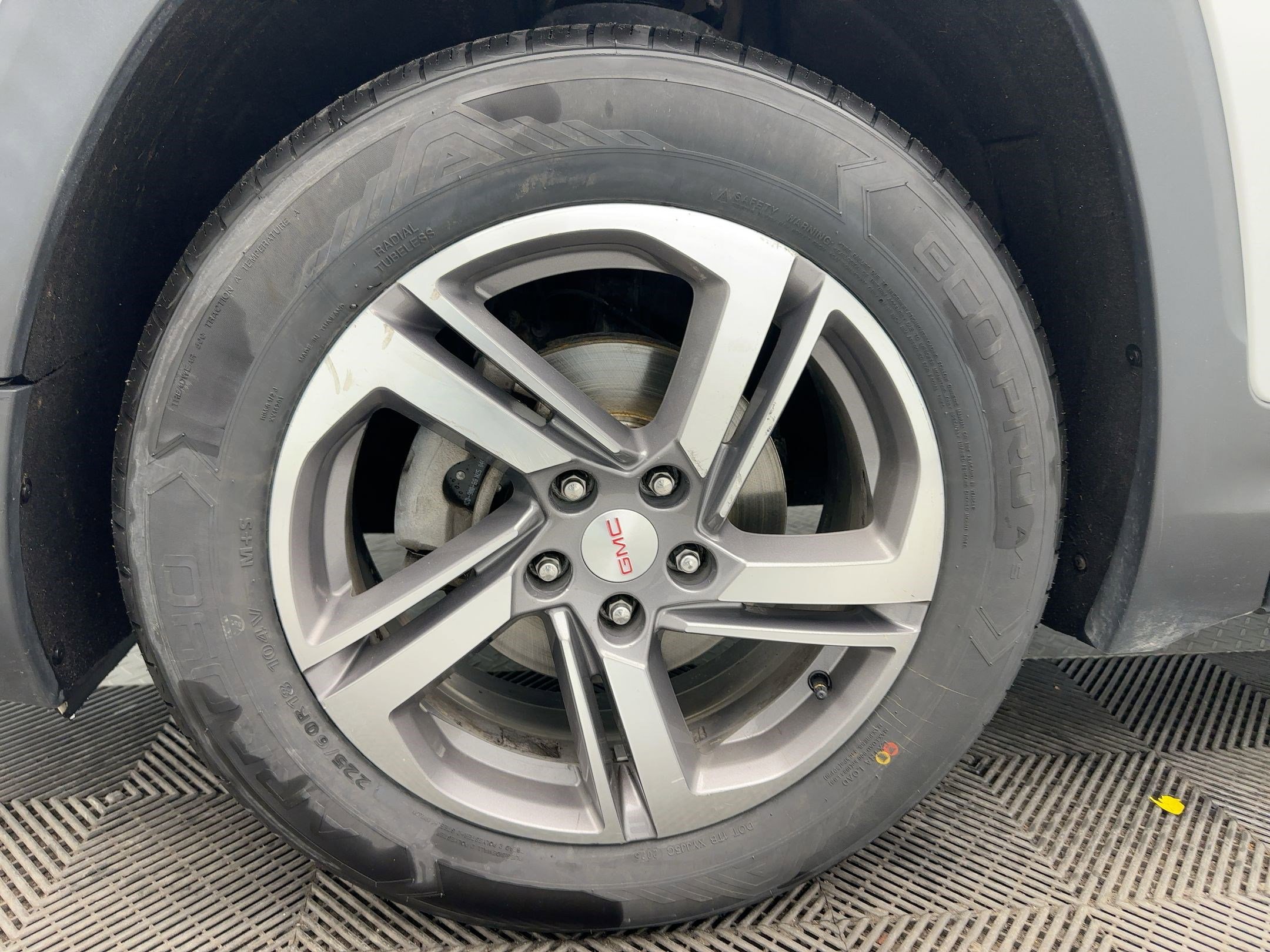 Certified 2018 GMC Terrain SLT w/ Preferred Package image 12