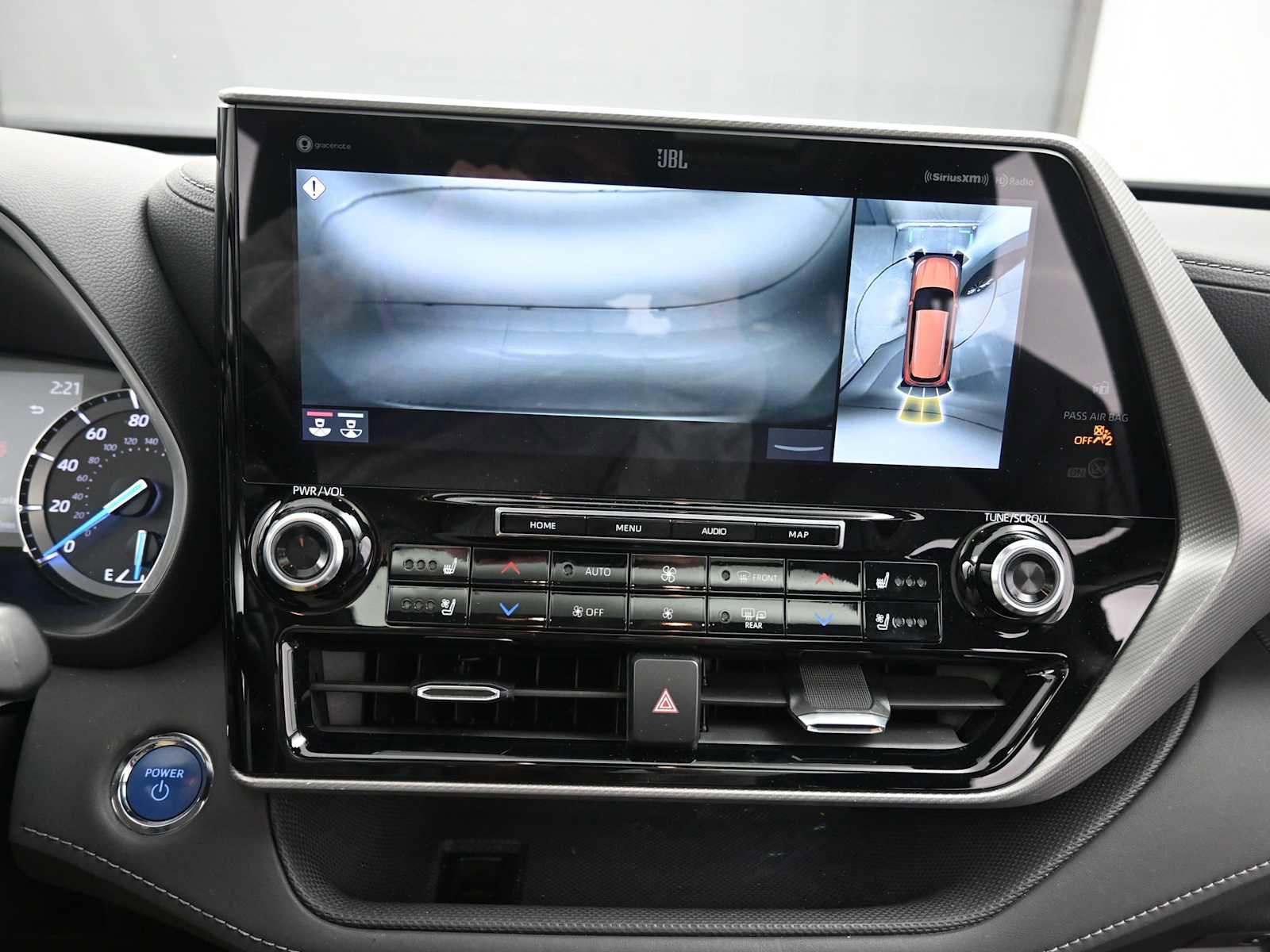 Used 2022 Toyota Highlander Platinum image 18