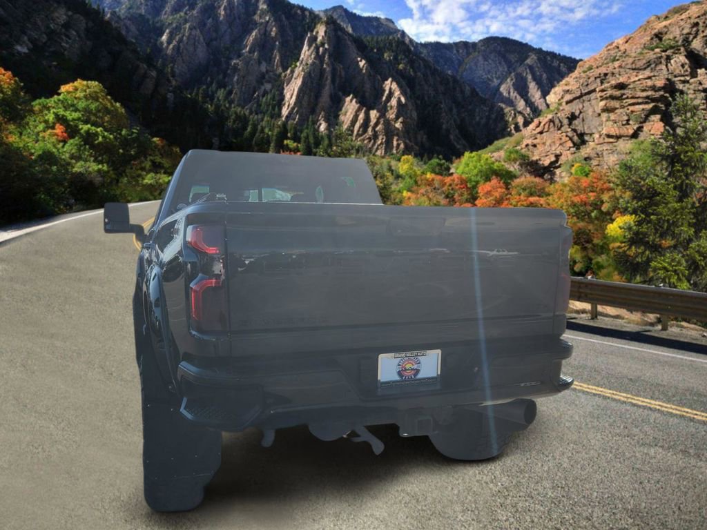 Used 2021 Chevrolet Silverado 2500 LTZ w/ LTZ Plus Package image 4