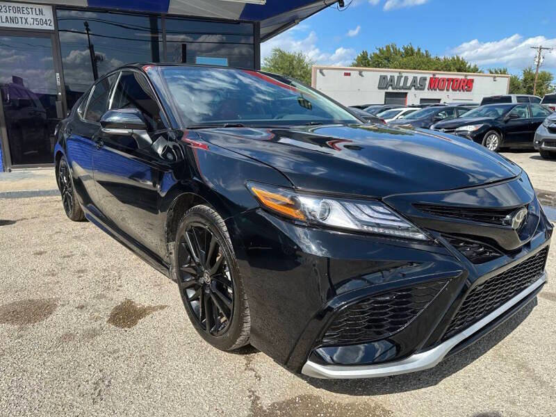 Used 2022 Toyota Camry XSE image 3
