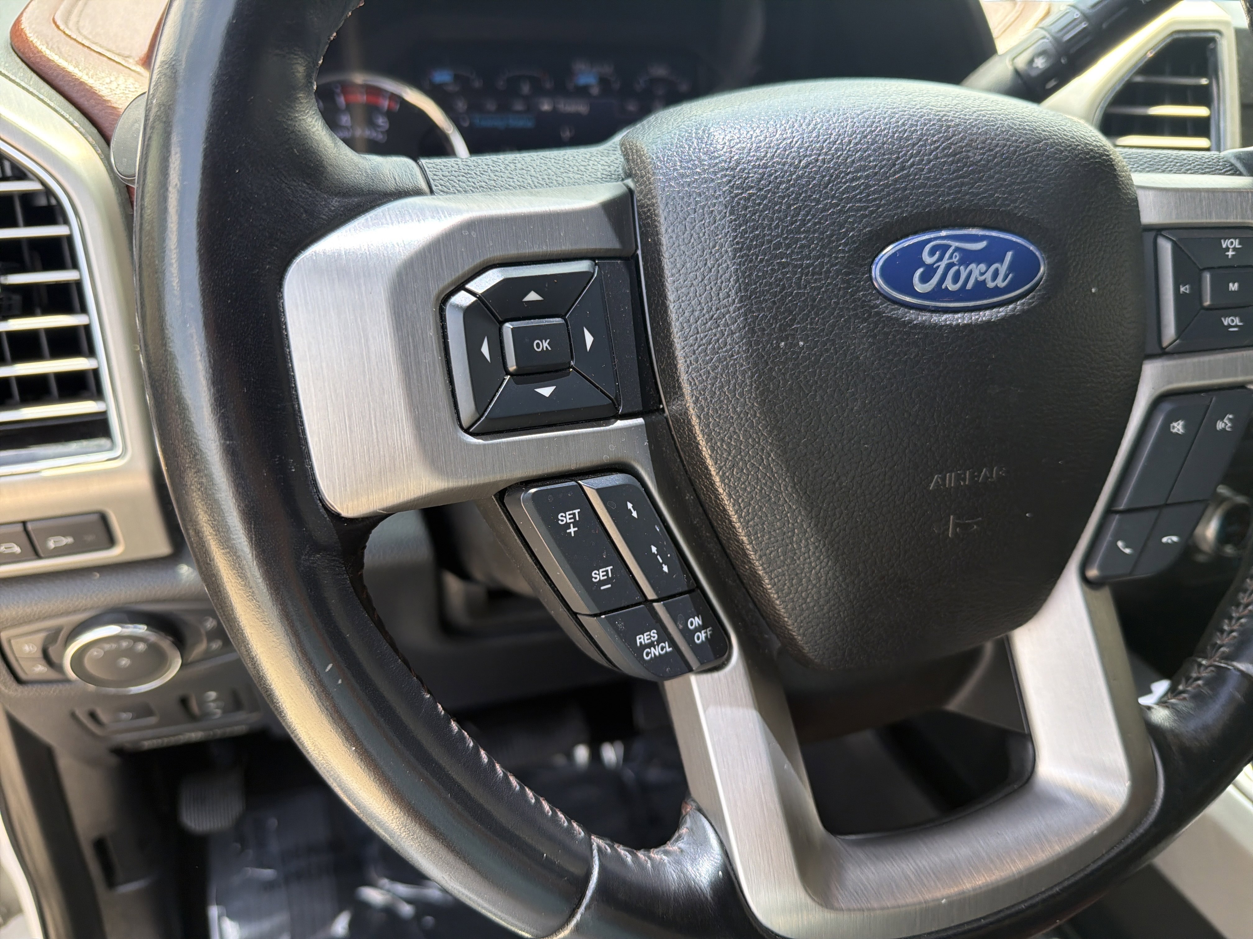 Used 2019 Ford F450 Platinum w/ Platinum Ultimate Package AWD/4WD image 12