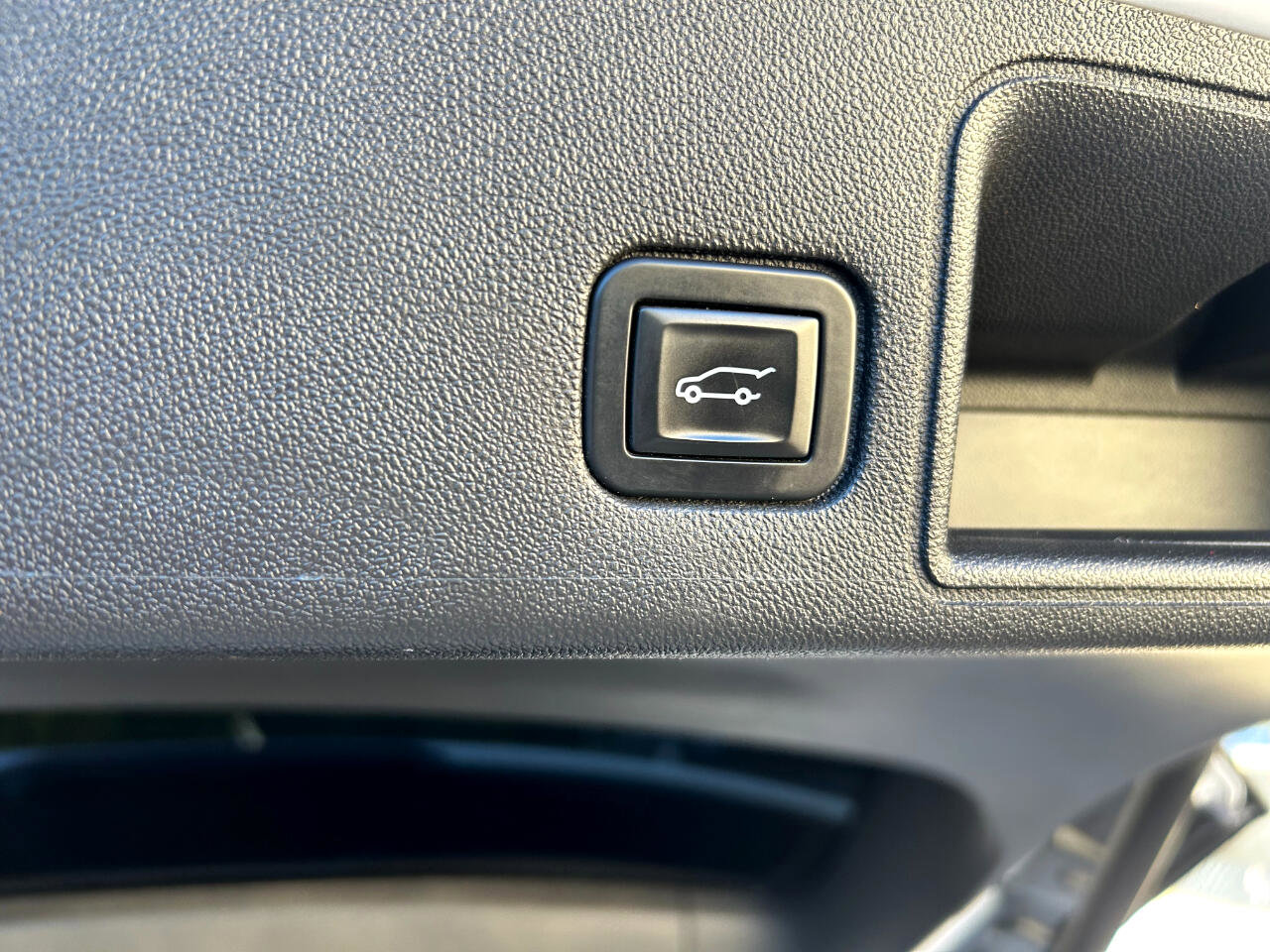 Used 2019 GMC Terrain SLT w/ Infotainment Package II image 14