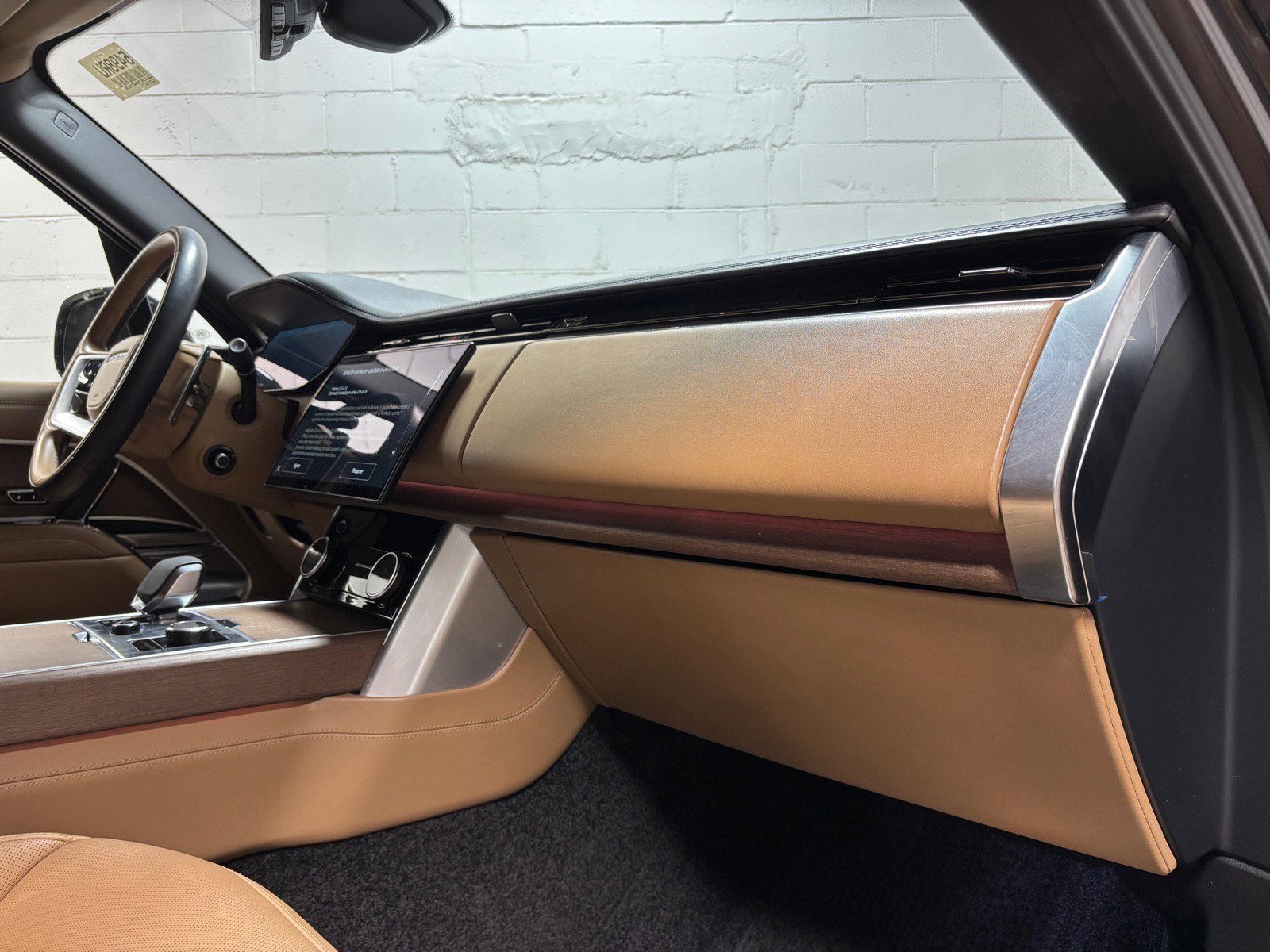 Used 2023 Land Rover Range Rover Long Wheelbase Autobiography AWD/4WD image 28