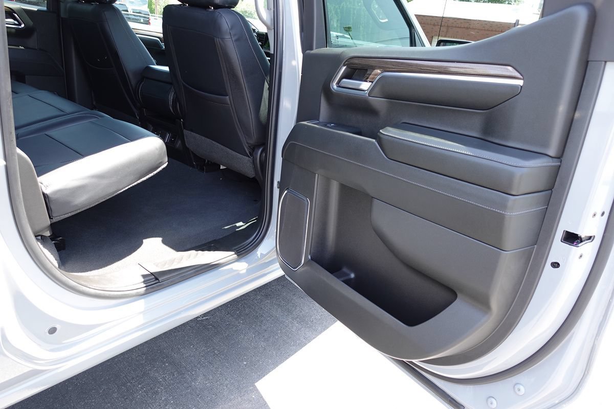 Used 2024 Chevrolet Silverado 1500 LT AWD/4WD image 26