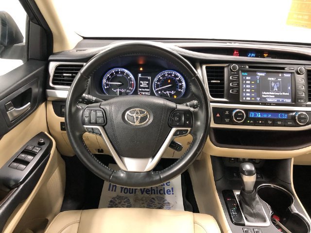 Used 2017 Toyota Highlander XLE w/ Protection Package #3 AWD/4WD image 16
