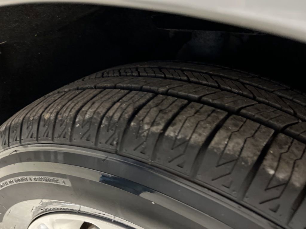 Used 2023 Chrysler Pacifica Touring-L image 42