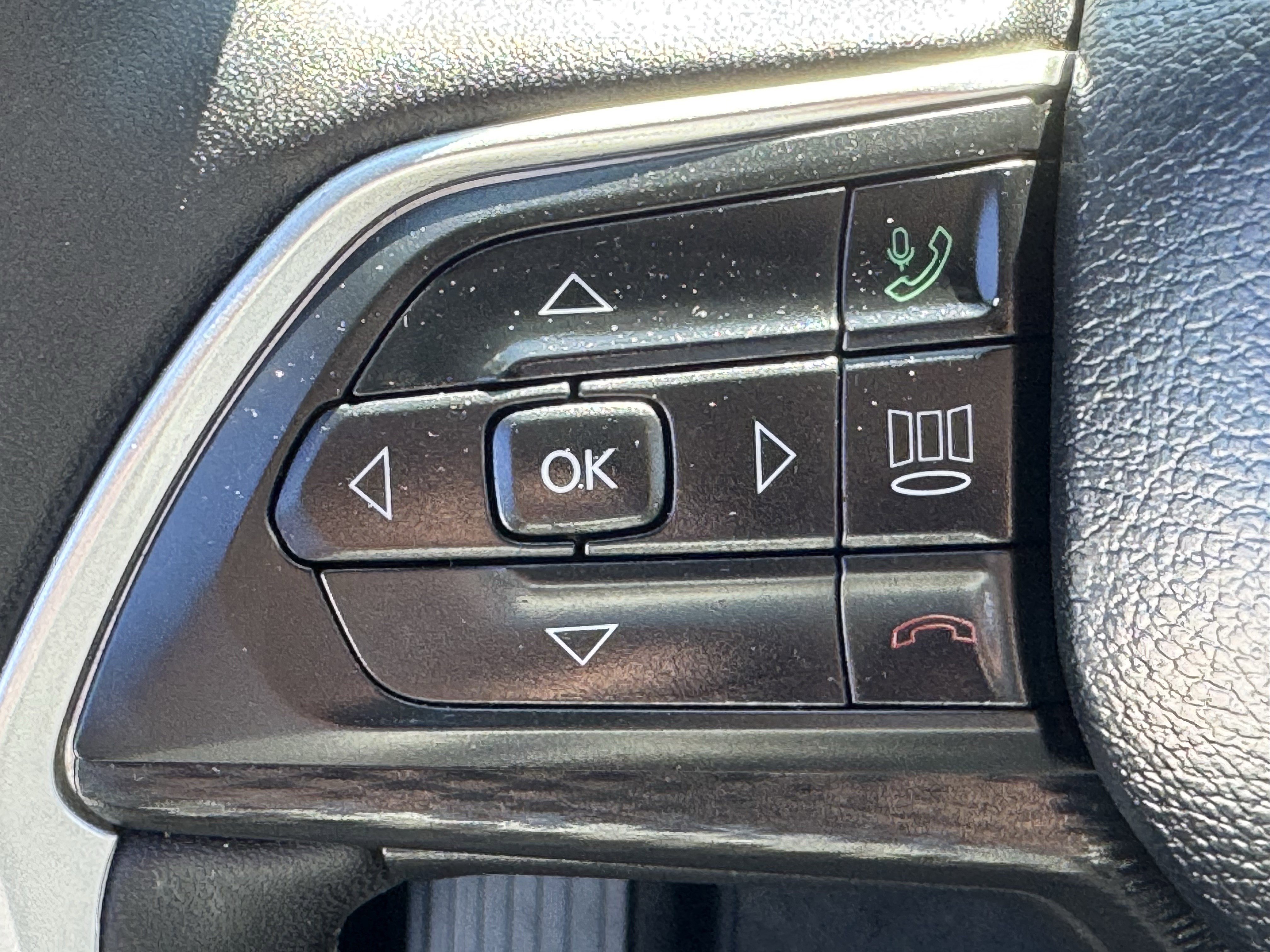 Used 2025 Jeep Grand Cherokee Altitude image 24