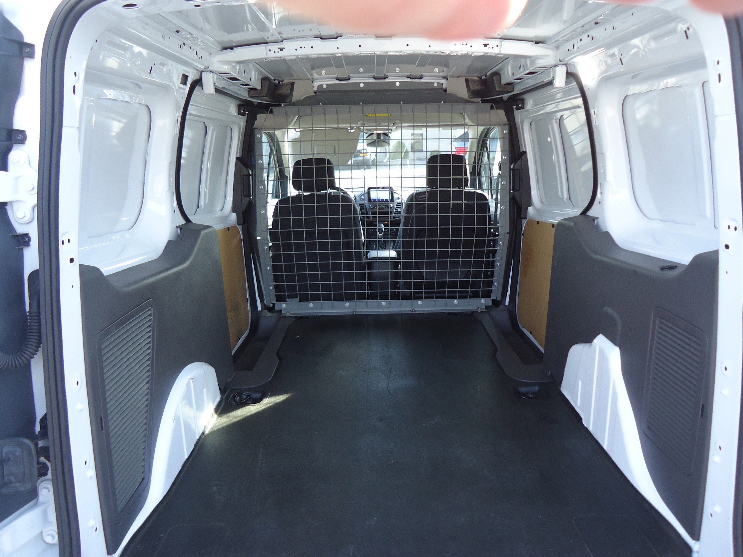 Used 2023 Ford Transit Connect XLT image 28