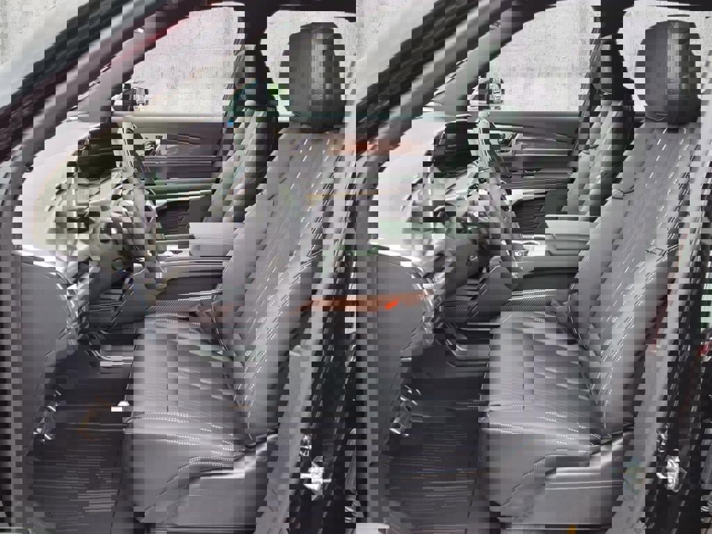 New 2026 Cadillac Vistiq Sport w/ LPO, Floor Liner Package image 4