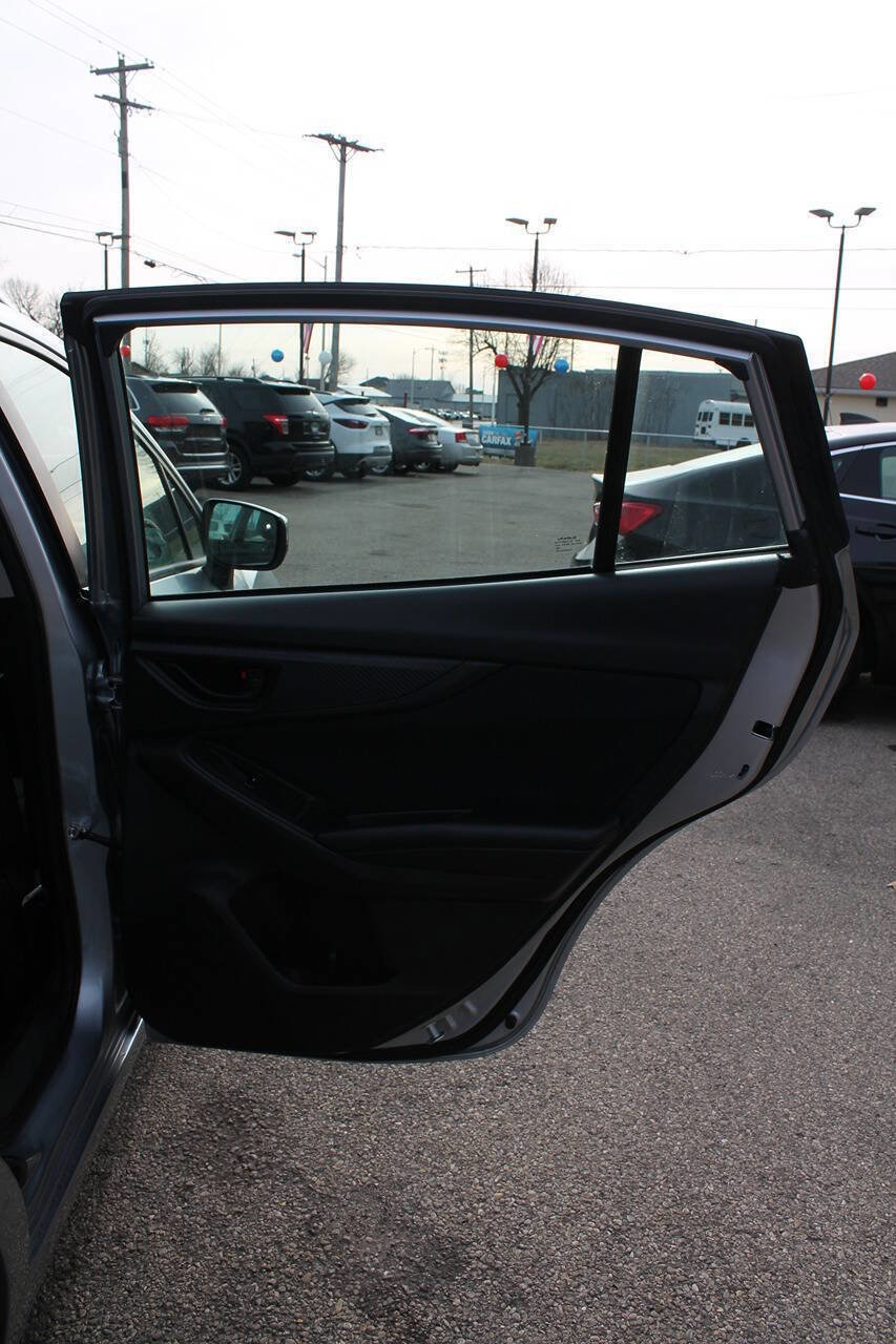 Used 2017 Subaru Impreza 2.0i Premium image 19