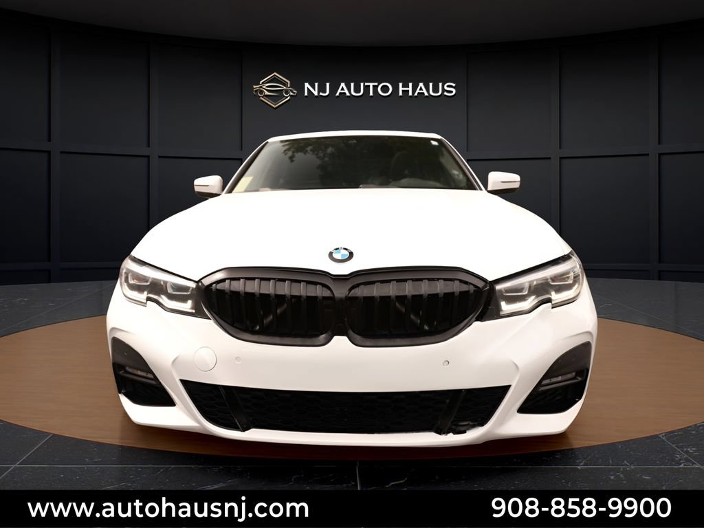 Used 2020 BMW 330i Sedan w/ M Sport Package RWD image 4