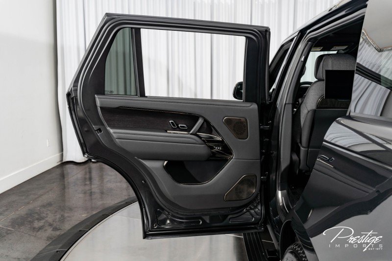 Used 2024 Land Rover Range Rover SV image 51