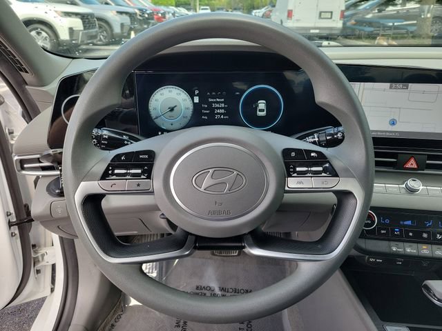 Used 2024 Hyundai Elantra SEL image 25