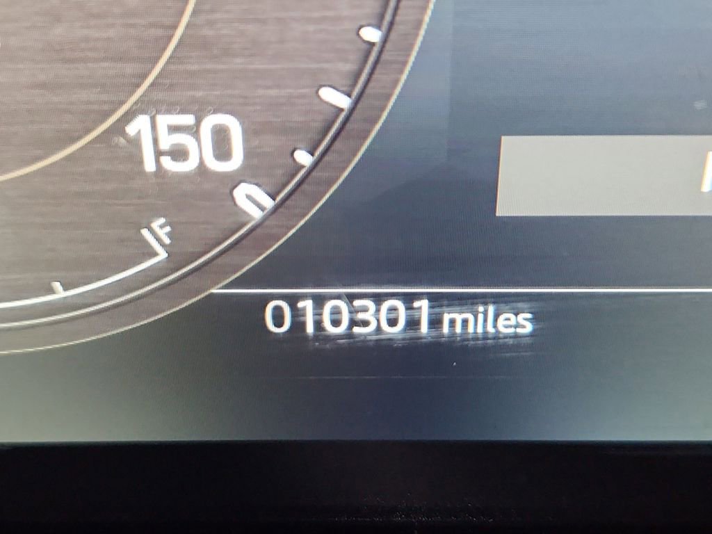 Certified 2024 Land Rover Defender 110 S image 19