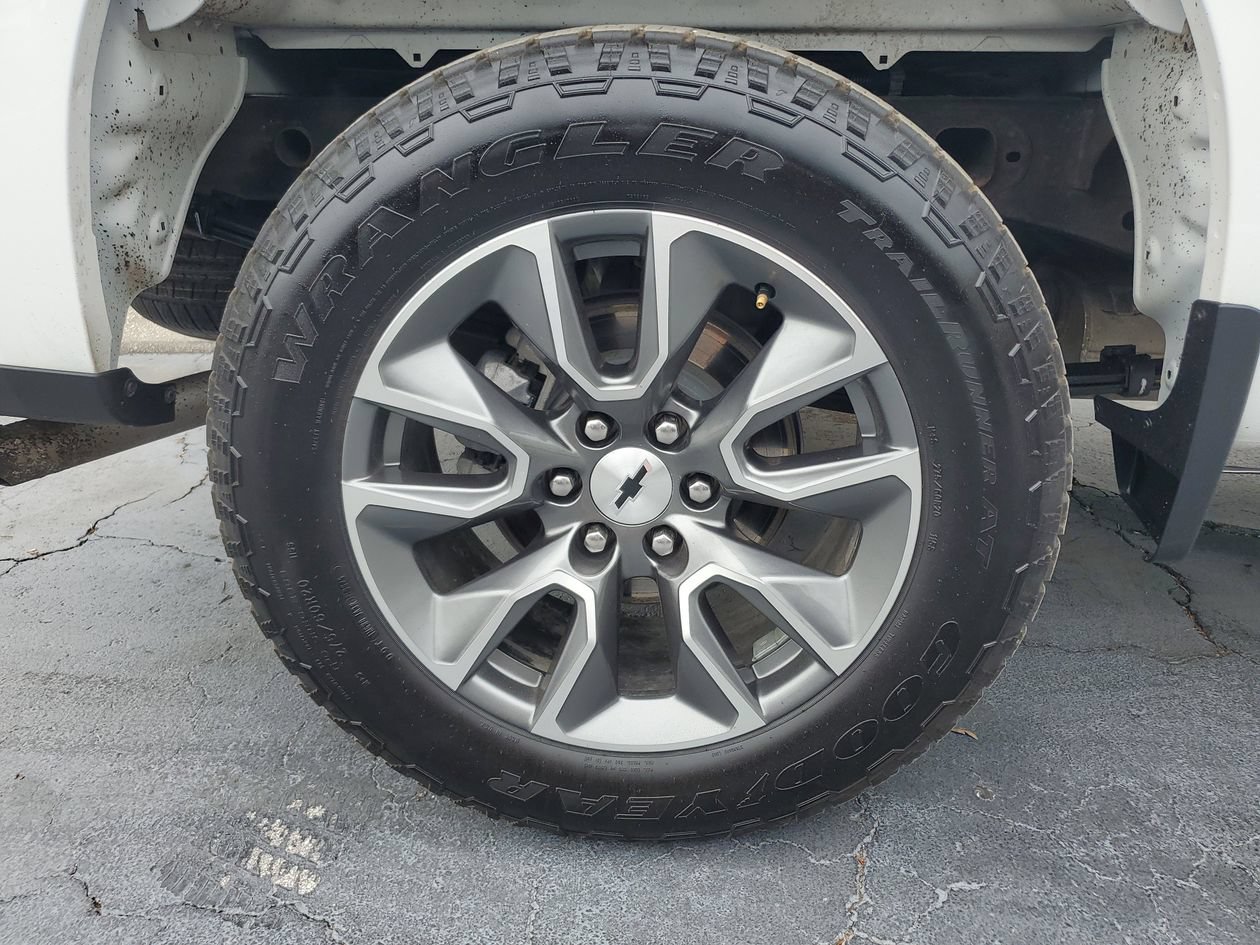 Used 2025 Chevrolet Silverado 1500 RST AWD/4WD image 5